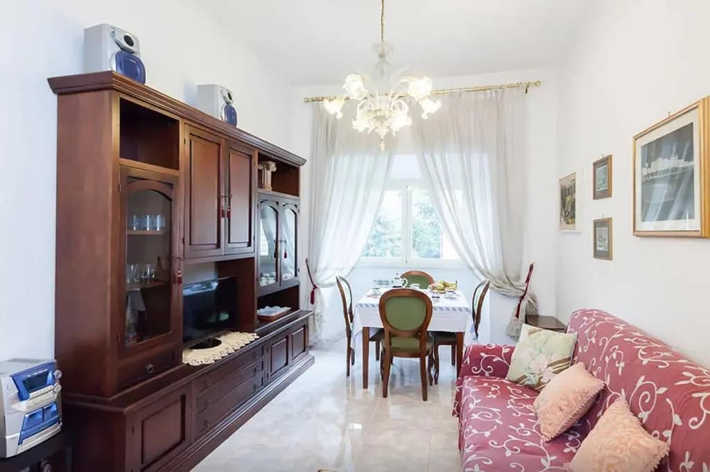 Caterina Embassy Apartment - photo 2