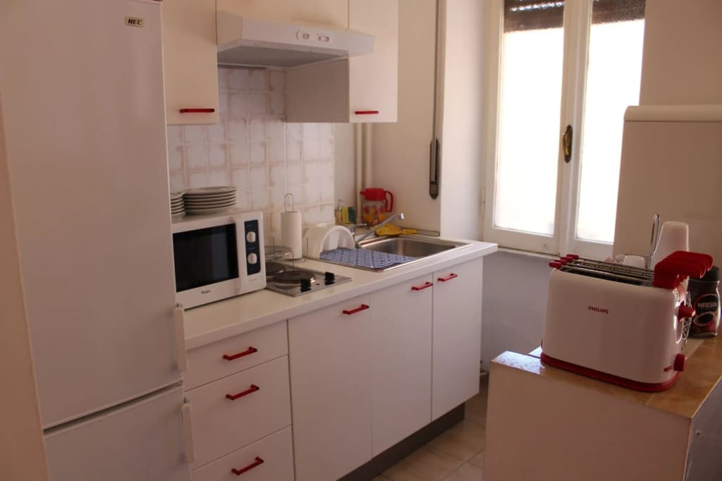 Damiani & Sister Guest House - photo 21