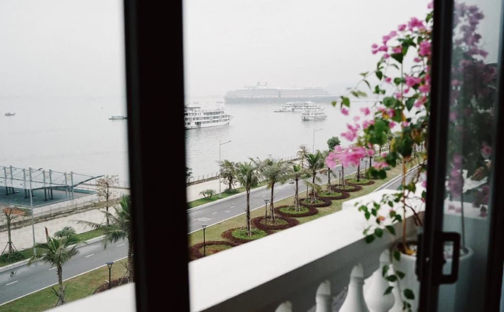 The Confetti Hotel - photo 12