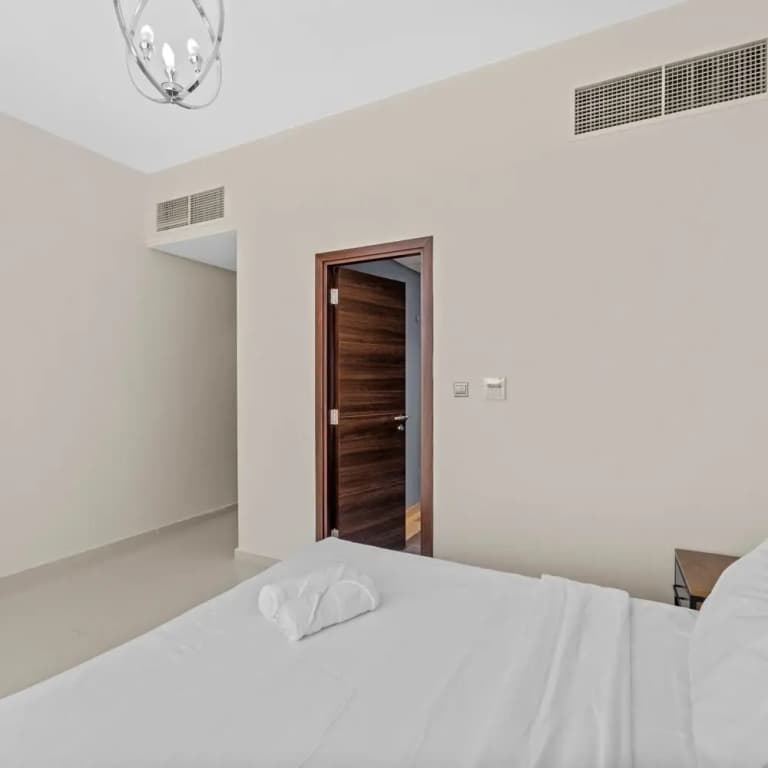 Modern 3BR townhouse in Damac Hills 2 - photo 21
