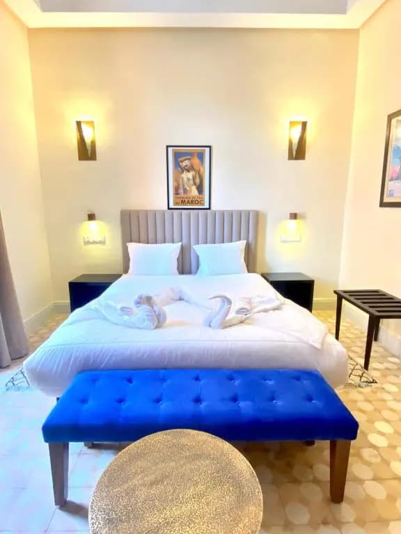 Comfy Colonial Apartments - photo 11