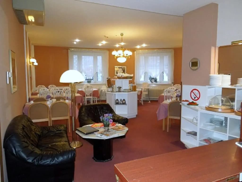Continental Hotel-Pension - photo 11