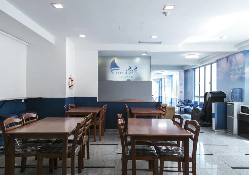 SS City Hotel - photo 10