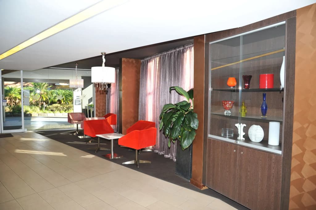Royal Pacific Hotel - photo 32