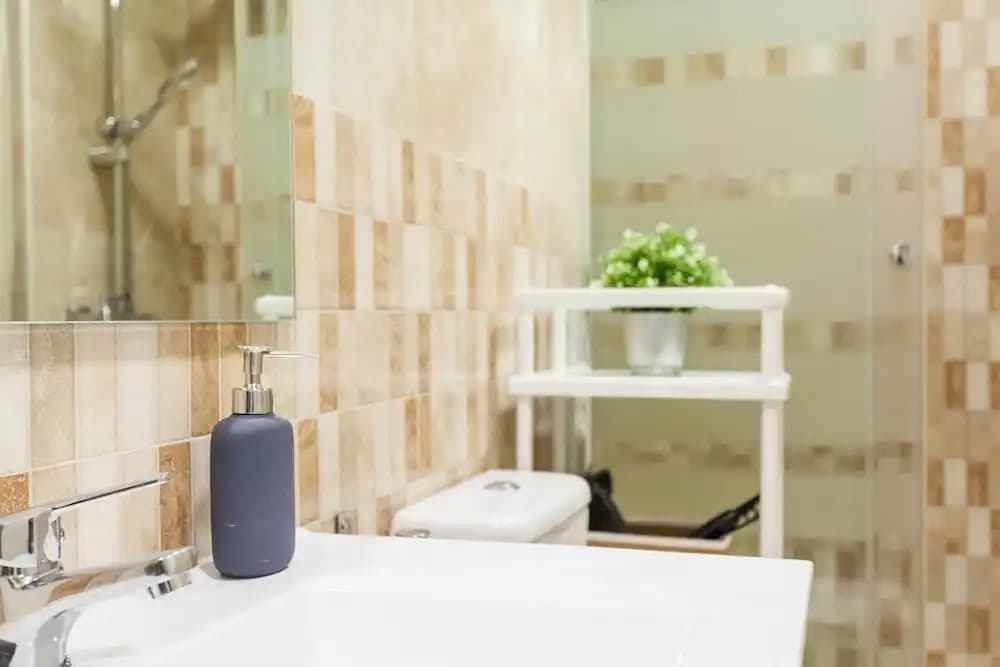 Modern & Beautiful Apt. Historic District - Sol - photo 9