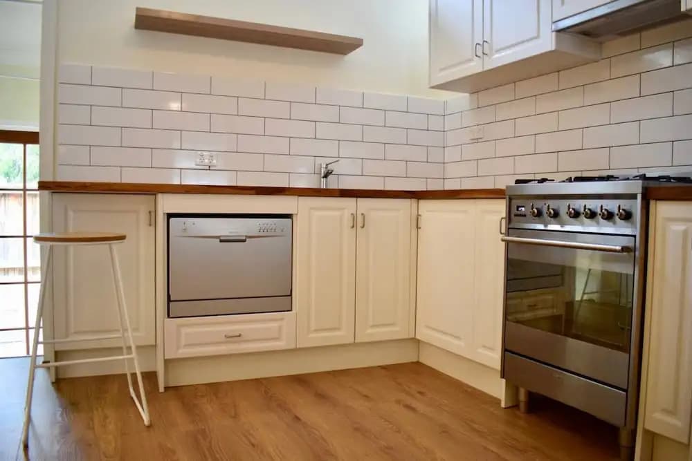 Stylish Cute Cottage in McMahons Point - photo 12
