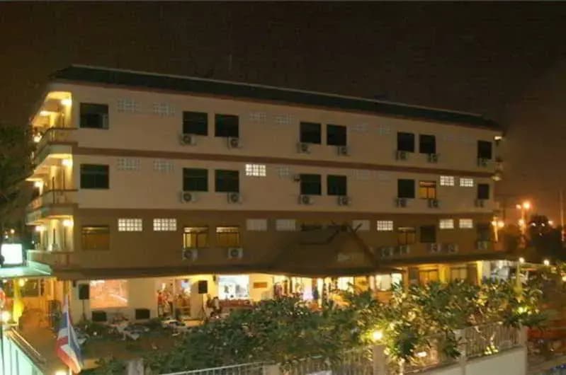 Queen's Garden Resort - photo 5