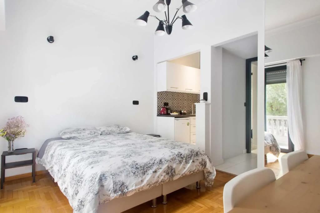 Newly renovated studio downtown Athens! - photo 3