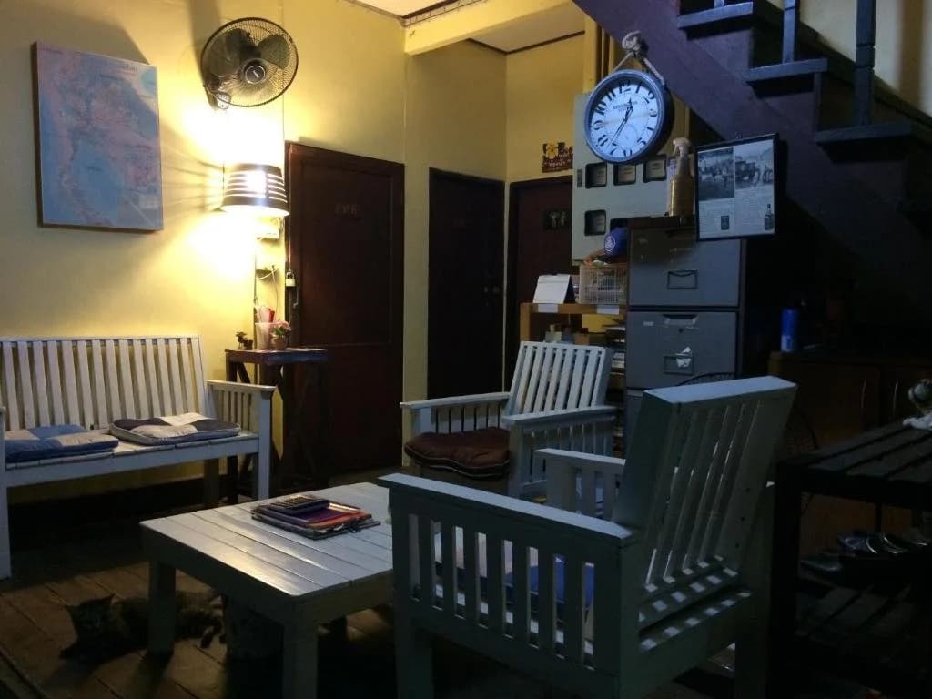 Bluefin Guesthouse - photo 16
