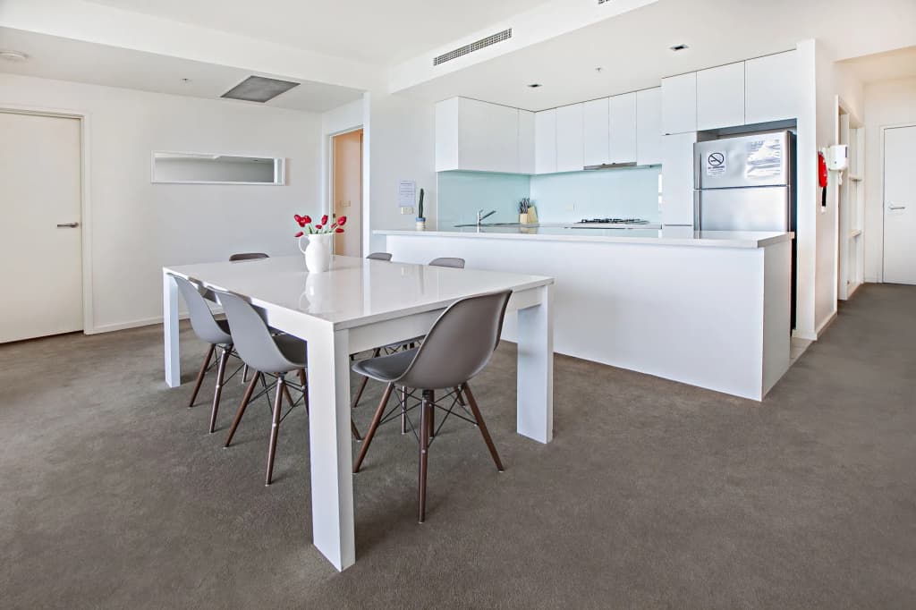 Waterfront Melbourne Apartments - photo 25