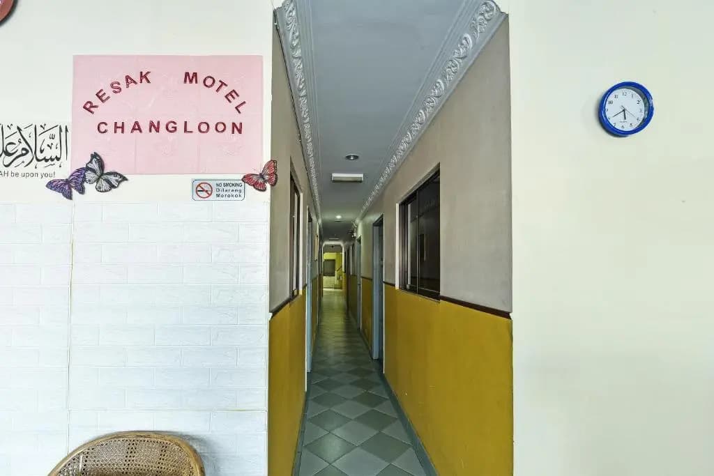 OYO 90736 Lh Resak Motel - photo 12