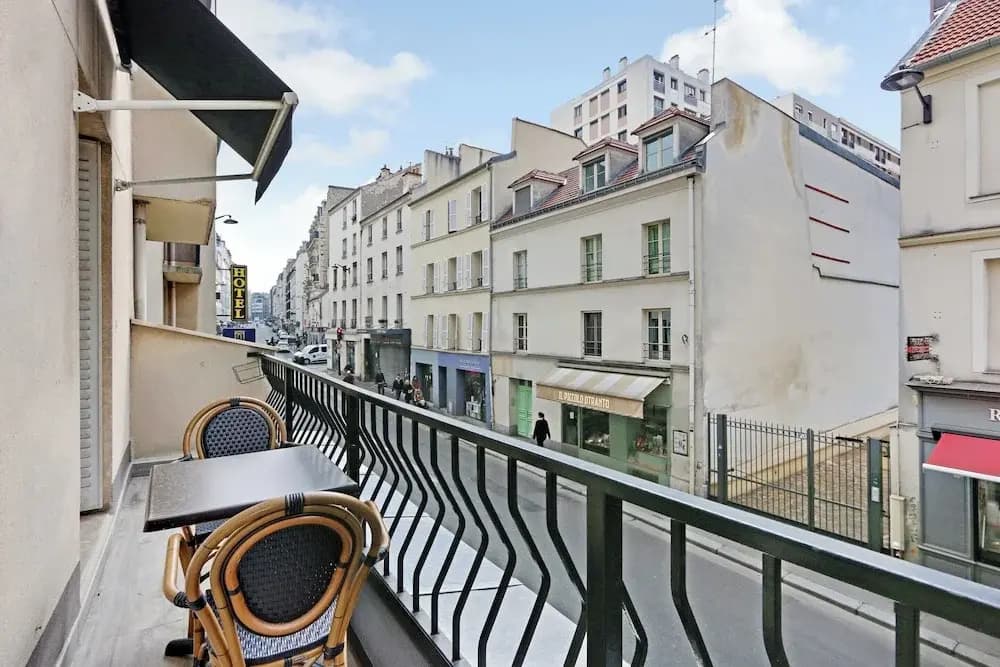 Modern Apartment & Terrace - 2br/6p - Near Nation - photo 12