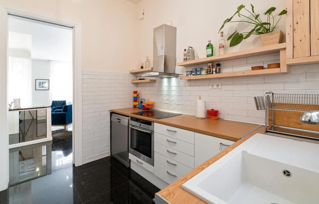 Spacious & Artistic Retro 2 Bedrooms Apt + SAUNA - photo 21