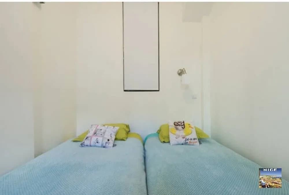 Dali's Guest House - photo 2