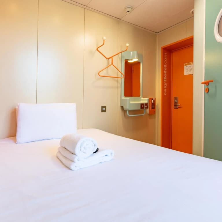 easyHotel Edinburgh - photo 10