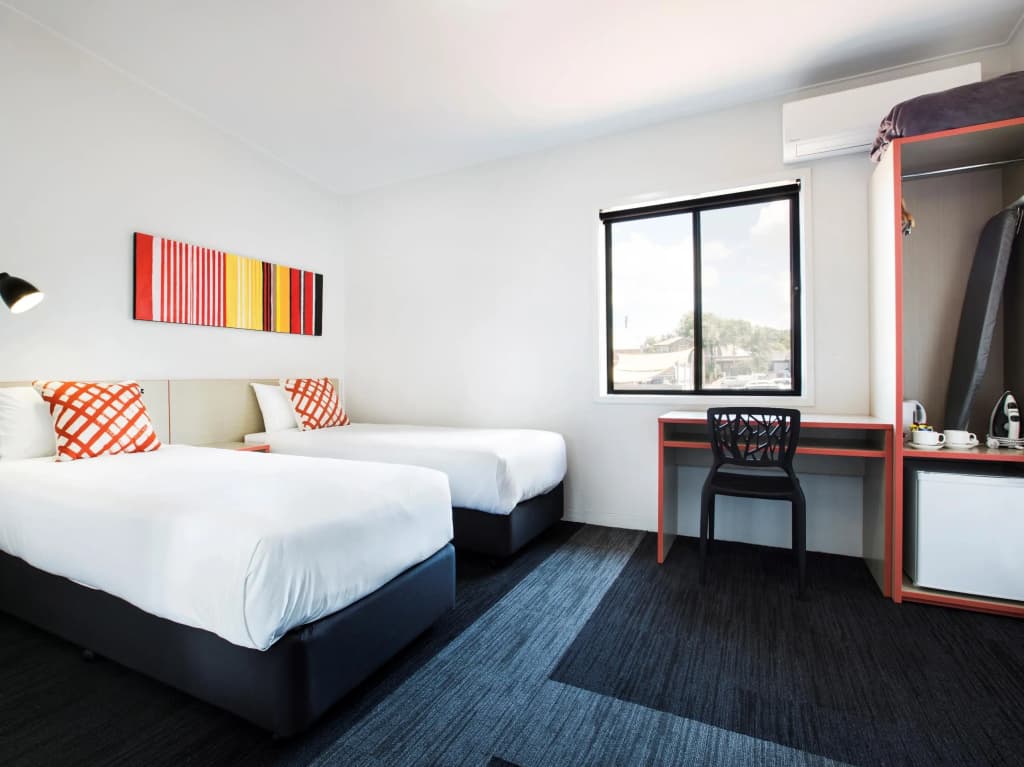 Villawood Hotel - photo 3