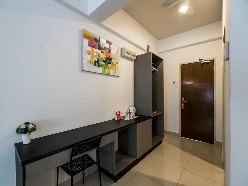 OYO 295 Aster Hotel - photo 10