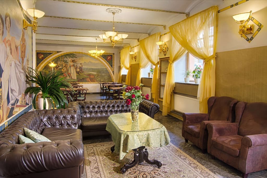 Hotel Taurus - photo 2