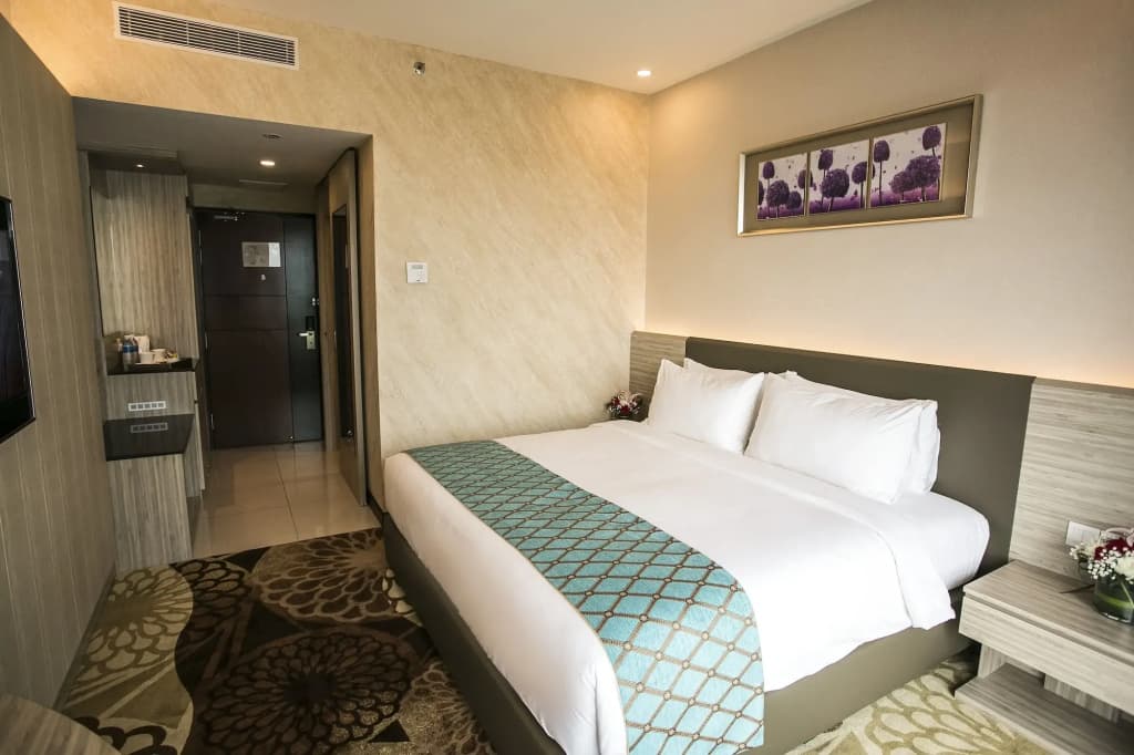 V8 Hotel - photo 4