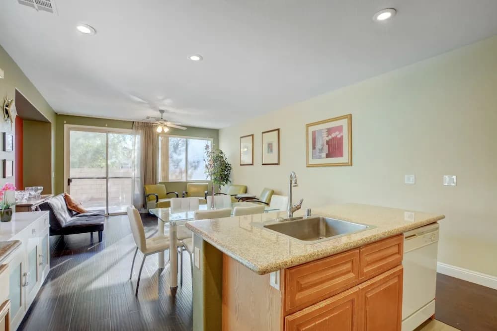 Luxurious 3BR 10min to Las Vegas Strip - photo 15
