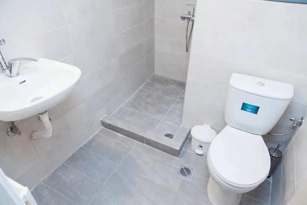 Brand new apt in central Athens - photo 8