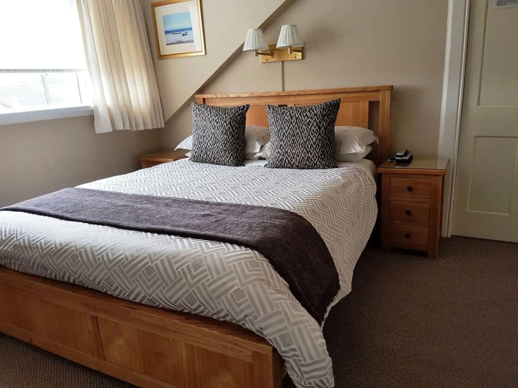 Kew House - photo 6