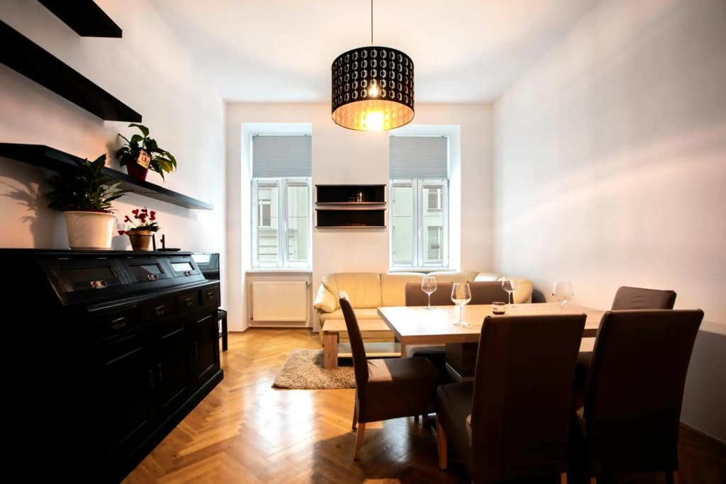 3-Bedroom Apartment in Central Vienna - photo 2