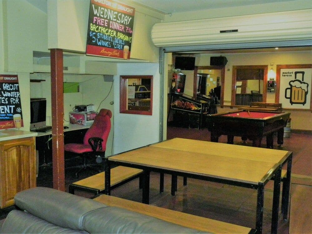Market Tavern - Hostel and Bar - photo 20