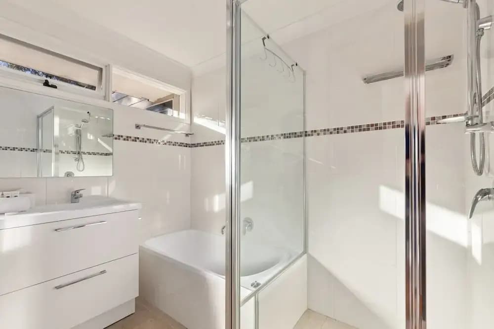 3-bed Pet-friendly Near Wentworth - photo 7