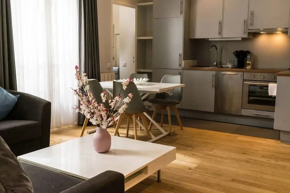 Opera Grey I Trendy 2 Bed Apt in Paris - photo 3