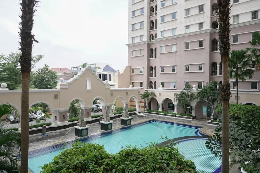 Classic and Warm 2BR Gading Mediterania Apartment - photo 9
