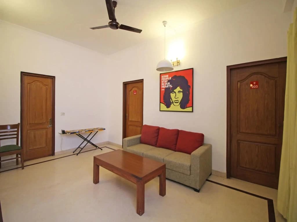 OYO Flagship 592 Hauz Khas Village - photo 12