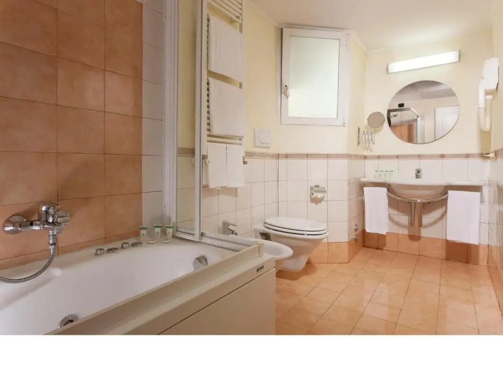 Hotel Eurogarden - photo 9