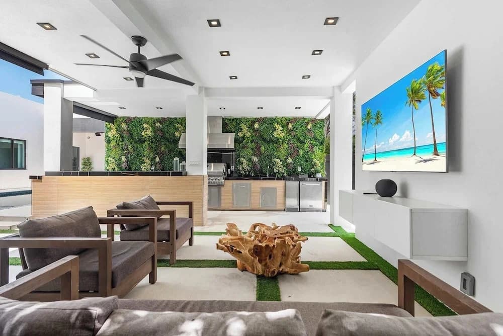Villa Grace by Rove Travel Home W/pool & Jacuzzi - photo 2