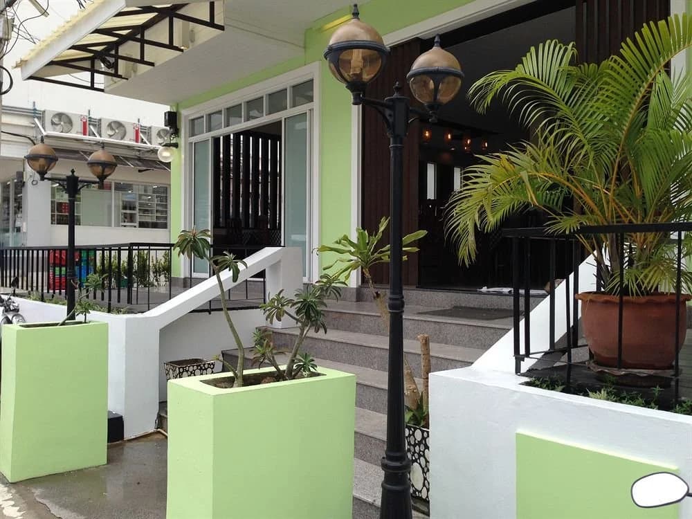 Home 8 Hotel - photo 1