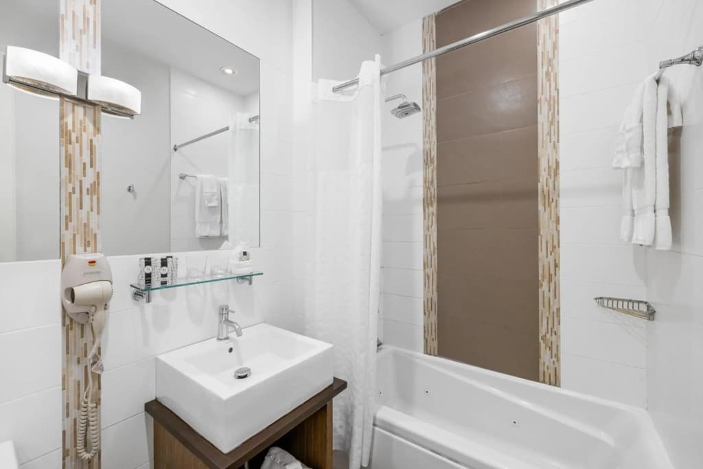 Aura Hotel Brooklyn - photo 8