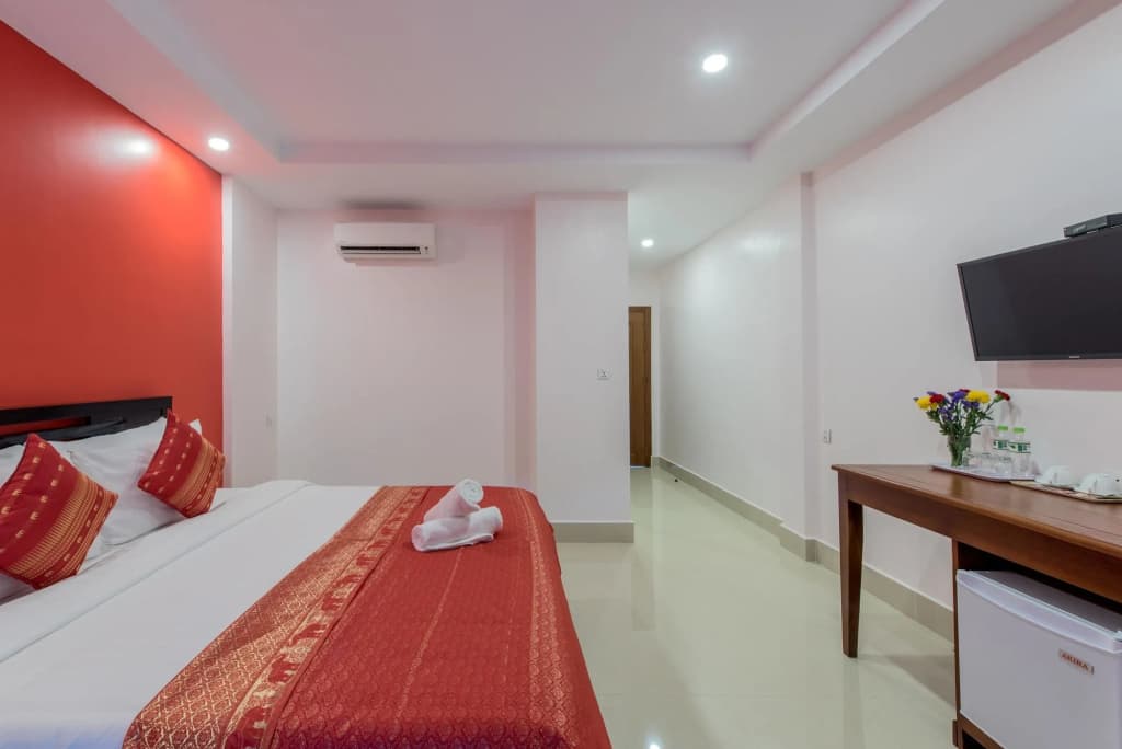 Golden Citadel Hotel - photo 3