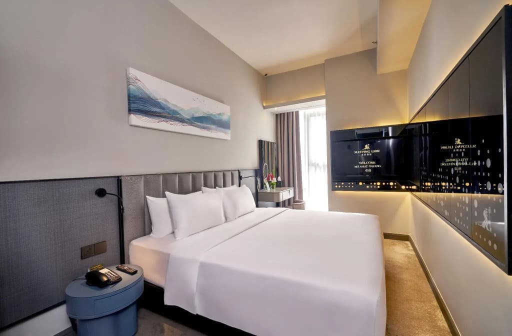 Sleeping Lion Suites - photo 32