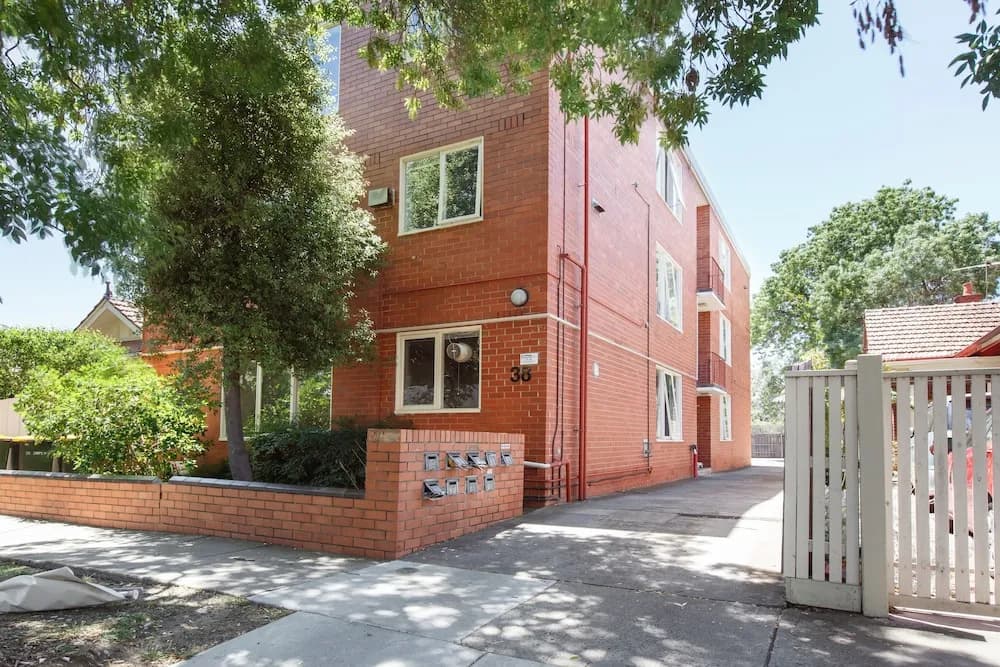 Elle Apartments by Ready Set Host - photo 10