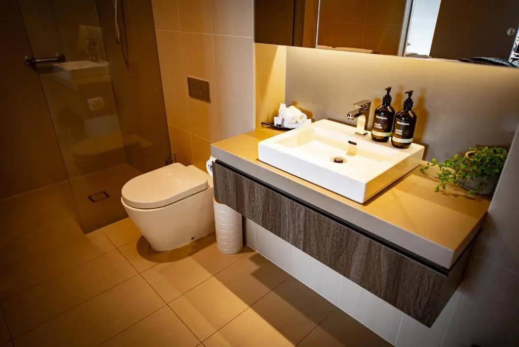 Modern, Clean, Luxury at the Right Price..... - photo 9