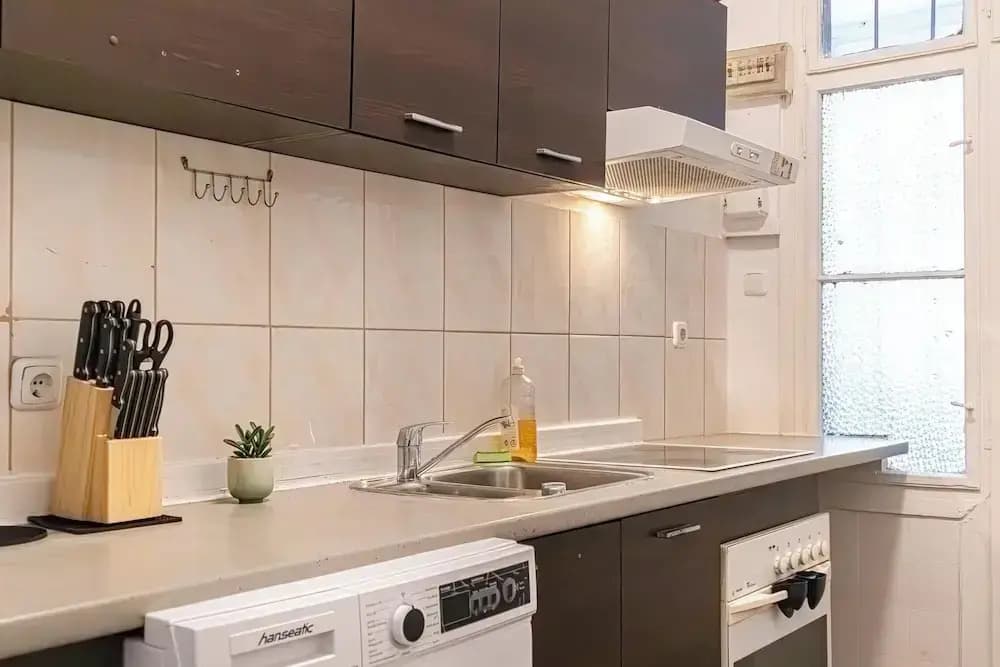 1BR Apt Near Westbahnhof Station - photo 6