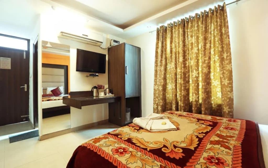 Hotel Shri Vinayak - photo 32