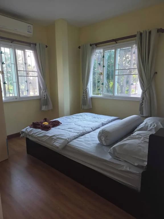 Charming 3-bedroom House With Pool Near Lat Krabang Airport - photo 4