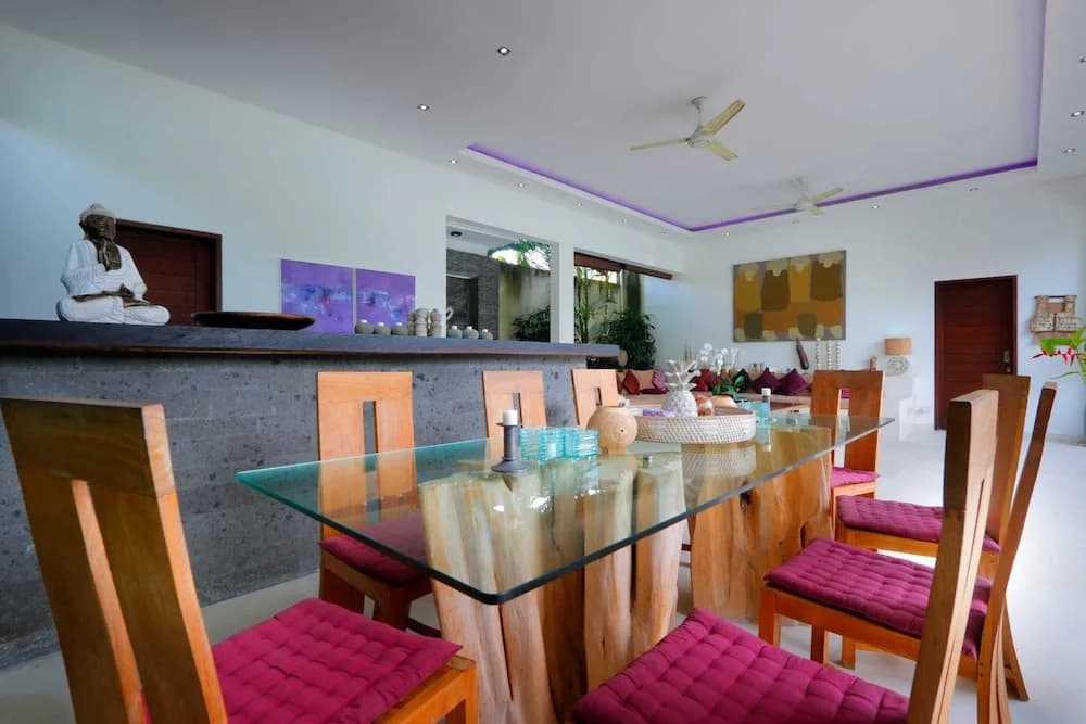 Elegant Private Villa, 3 BR, Seminyak With Staff - photo 22