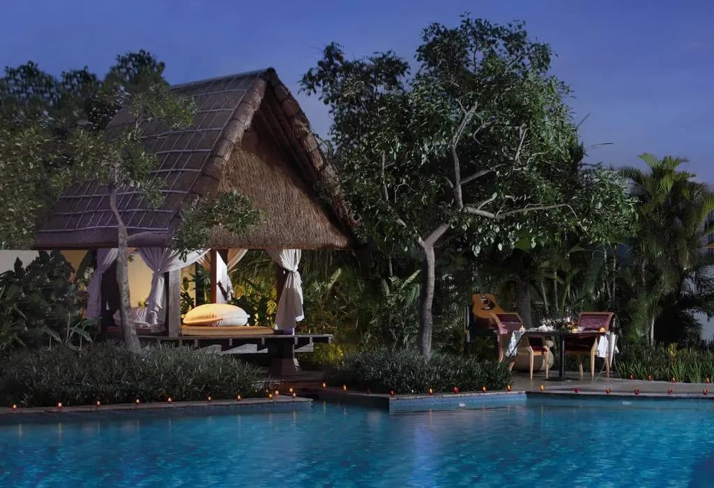The Ritz-Carlton Jakarta, Mega Kuningan - photo 11