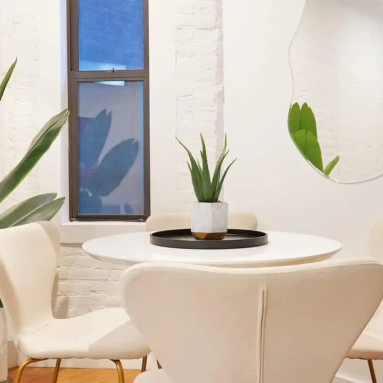 1290-8 New Renovated 2 Bedrooms in UES - photo 3