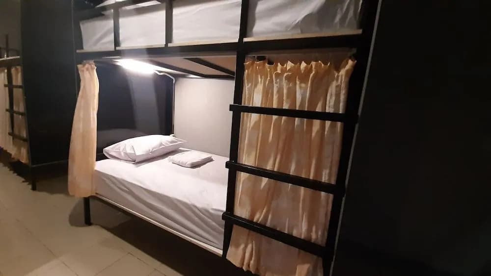 Bed Box Bali - Hostel - photo 2