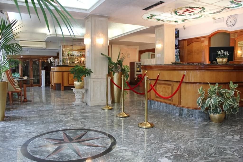 Romulus Hotel - photo 2