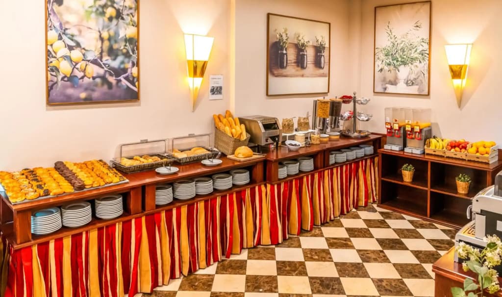 Hotel Sterling - photo 7