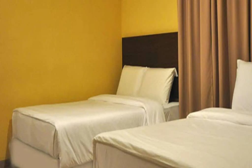 Golden Bay Hotel - photo 13